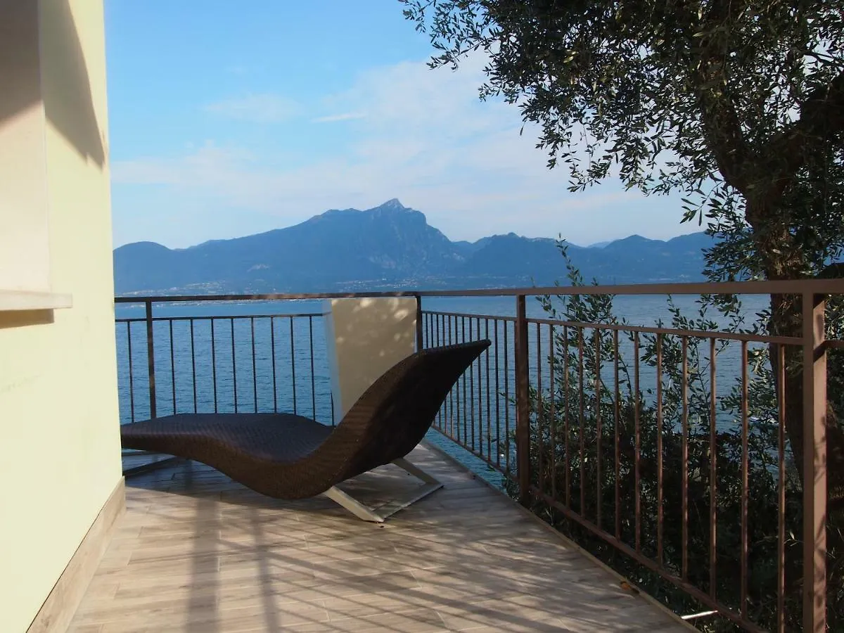 Casapi' Villa Torri Del Benaco 0*,  Italy